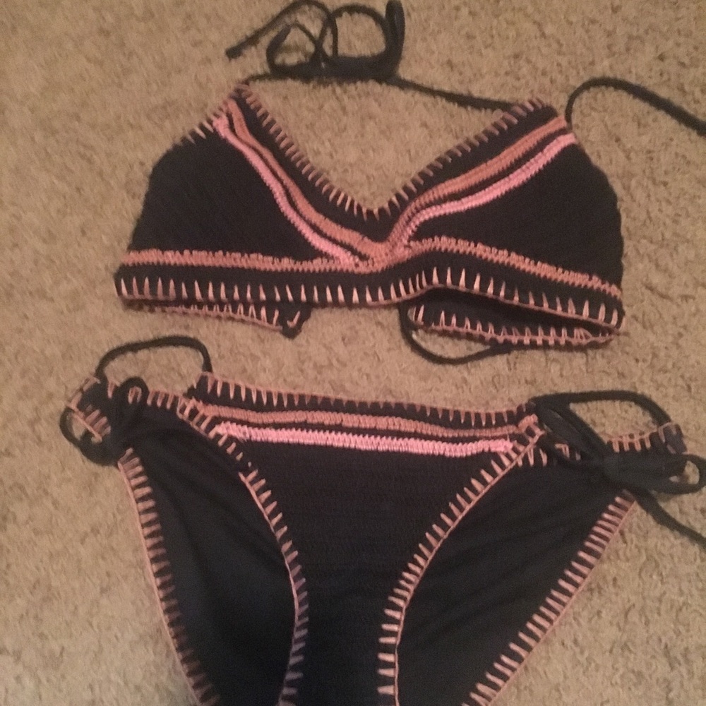 Crochet bikini black/pink